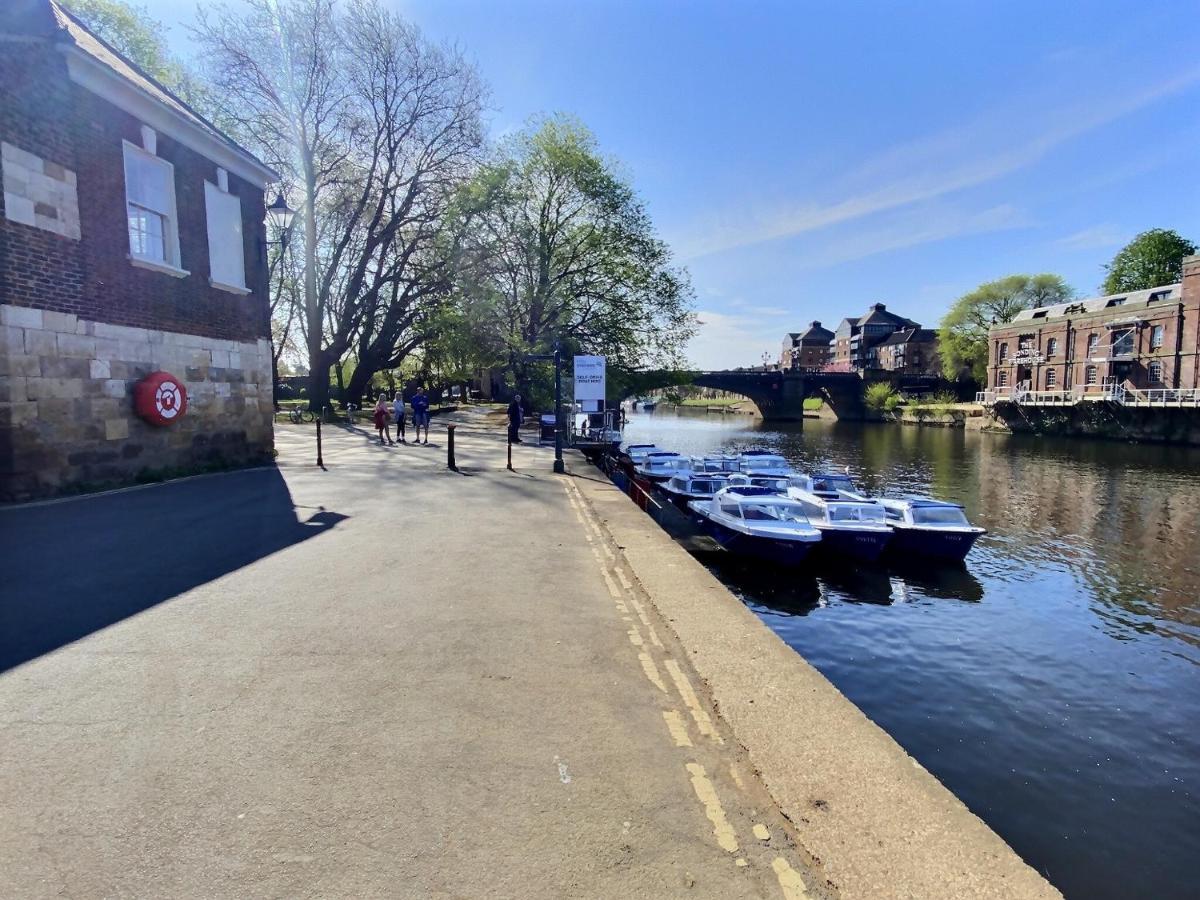 The Davey Tower, Medieval Riverside House York Bagian luar foto